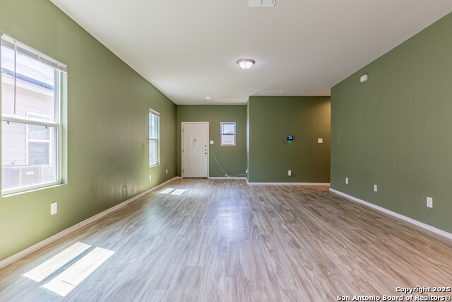 Listing photo id 9 for 535 Pleasanton