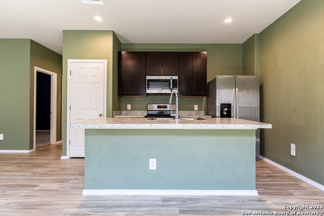 Listing photo id 10 for 535 Pleasanton