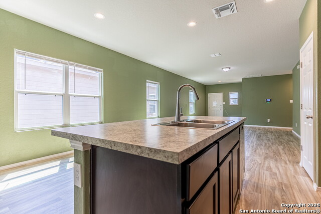 Listing photo id 12 for 535 Pleasanton