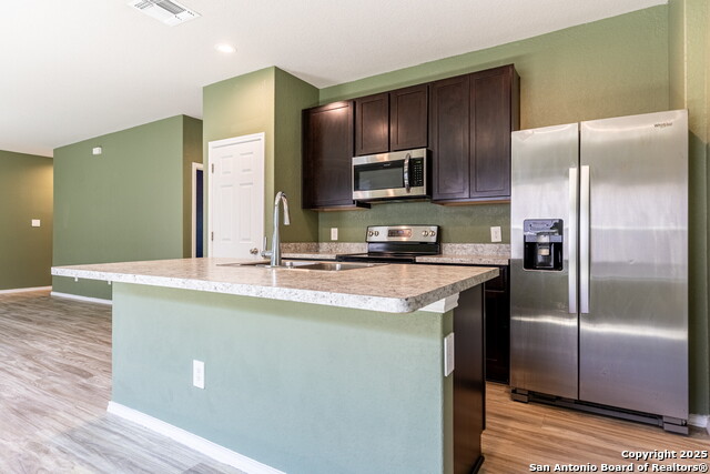 Listing photo id 14 for 535 Pleasanton