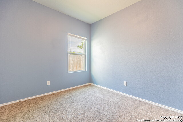 Listing photo id 23 for 535 Pleasanton