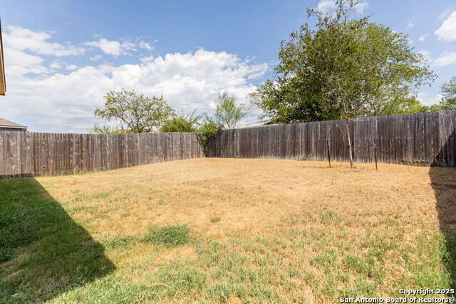 Listing photo id 27 for 535 Pleasanton