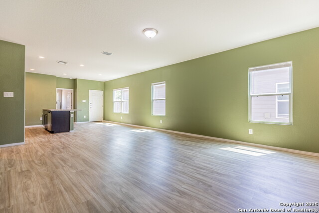 Listing photo id 4 for 535 Pleasanton