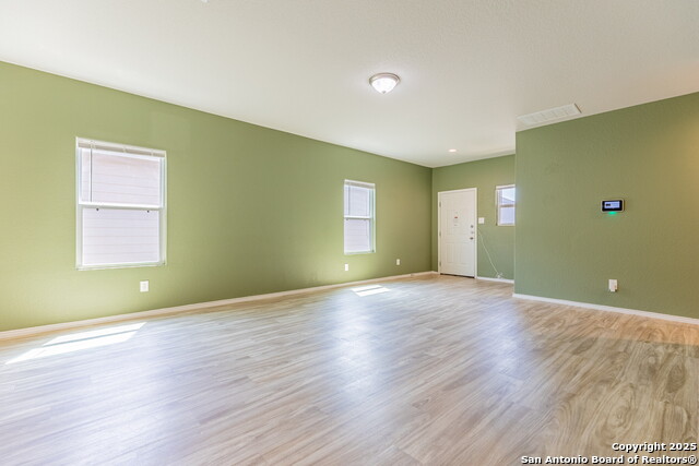 Listing photo id 5 for 535 Pleasanton