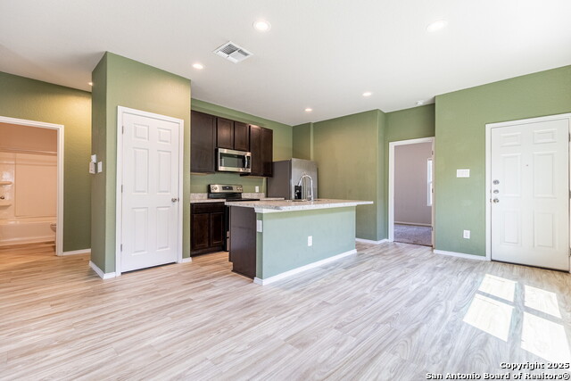 Listing photo id 6 for 535 Pleasanton