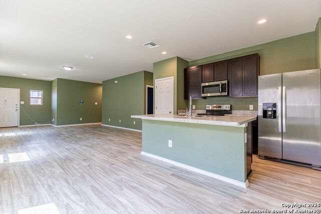 Listing photo id 7 for 535 Pleasanton