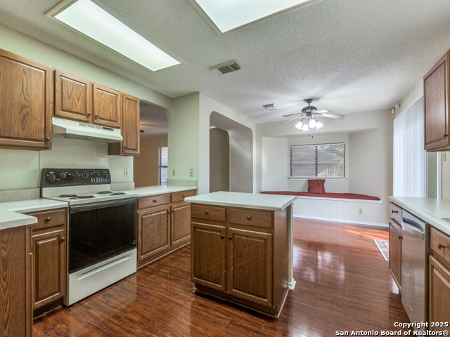 Image 11 of 25 For 10114 Sandbrook Hill