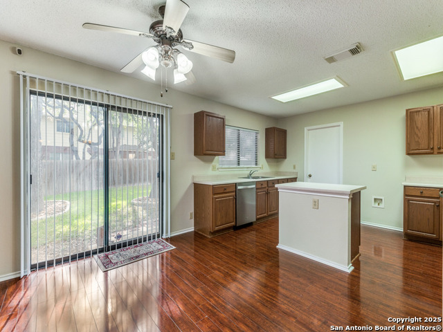 Image 7 of 25 For 10114 Sandbrook Hill
