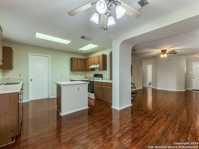 Image 8 of 25 For 10114 Sandbrook Hill