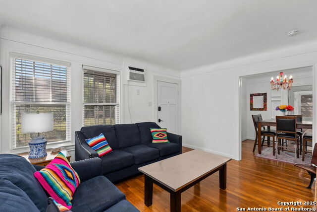 Image 11 of 34 For 118 Callaghan Ave