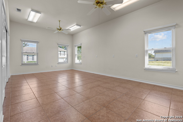 Image 17 of 34 For 174 Edgewood Cir