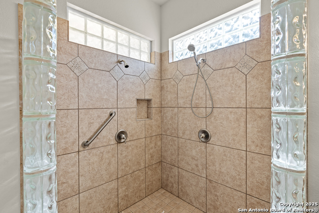 Image 26 of 34 For 174 Edgewood Cir