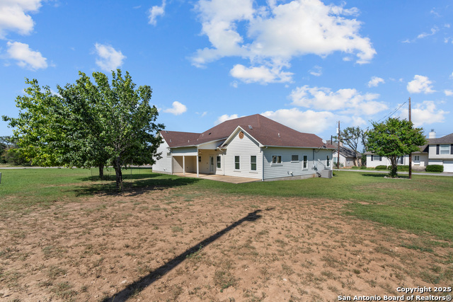 Image 30 of 34 For 174 Edgewood Cir