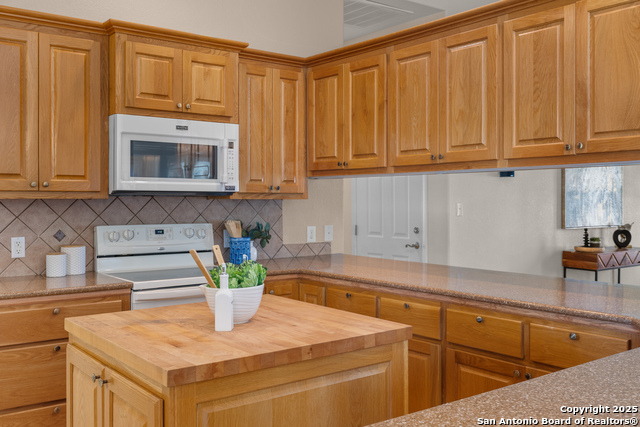 Image 8 of 34 For 174 Edgewood Cir