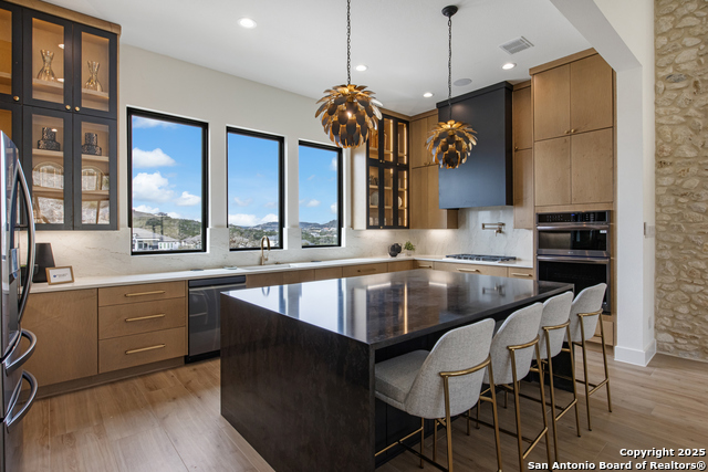 Listing photo id 17 for 9627 Lenox Hill