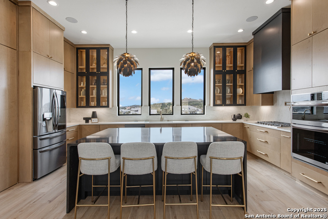 Listing photo id 18 for 9627 Lenox Hill