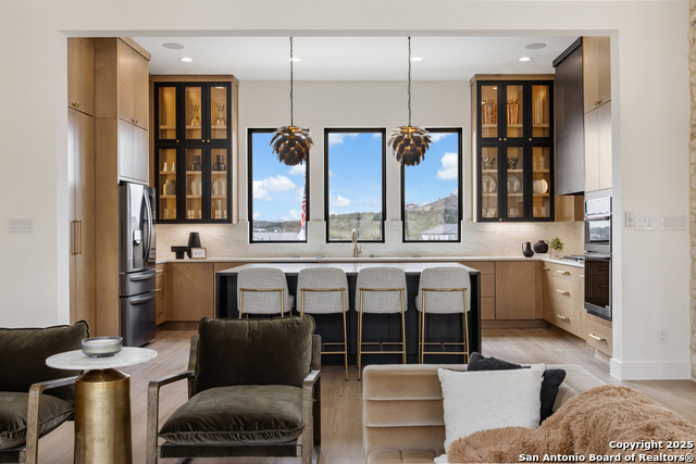 Listing photo id 19 for 9627 Lenox Hill