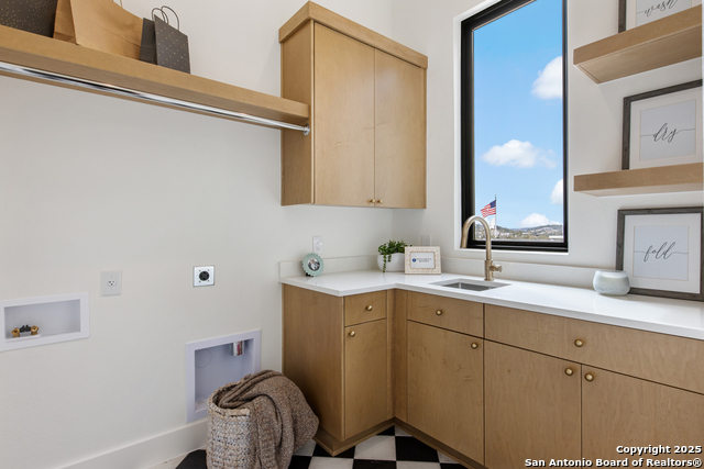 Listing photo id 33 for 9627 Lenox Hill