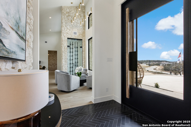 Listing photo id 7 for 9627 Lenox Hill