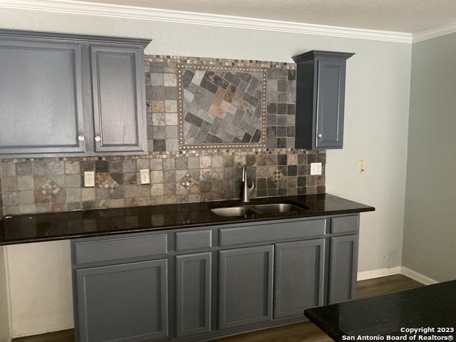 Listing photo id 8 for 9755 Frost Plain Dr