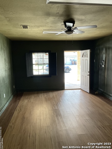 Listing photo id 9 for 9755 Frost Plain Dr