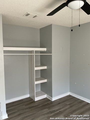 Listing photo id 13 for 9755 Frost Plain Dr