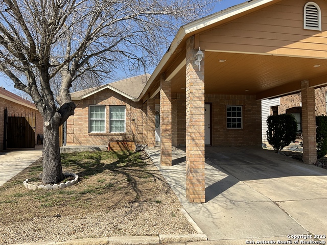 Listing photo id 0 for 9755 Frost Plain Dr