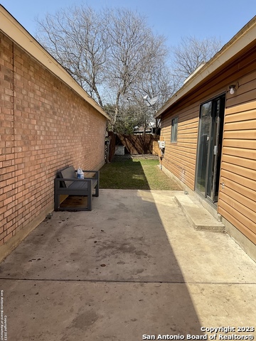 Listing photo id 21 for 9755 Frost Plain Dr
