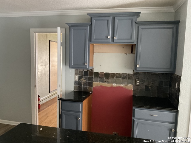 Listing photo id 7 for 9755 Frost Plain Dr