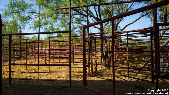 Image 28 of 50 For 1143 State Highway 173