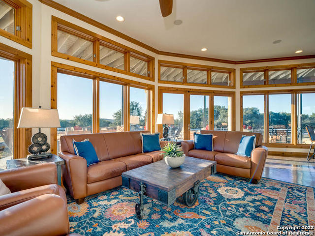 Listing photo id 3 for 24005 Pedernales Canyon Trail
