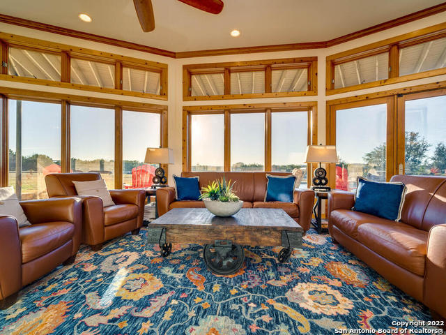 Listing photo id 4 for 24005 Pedernales Canyon Trail