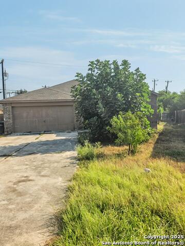 Image 2 of 15 For 4606 Le Villas