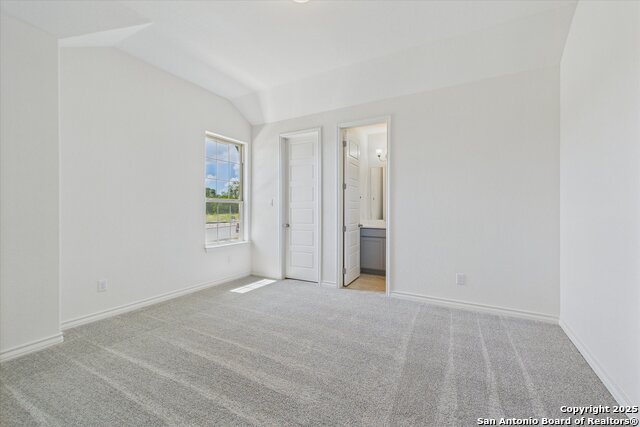 Listing photo id 15 for 287 Poe Parkway