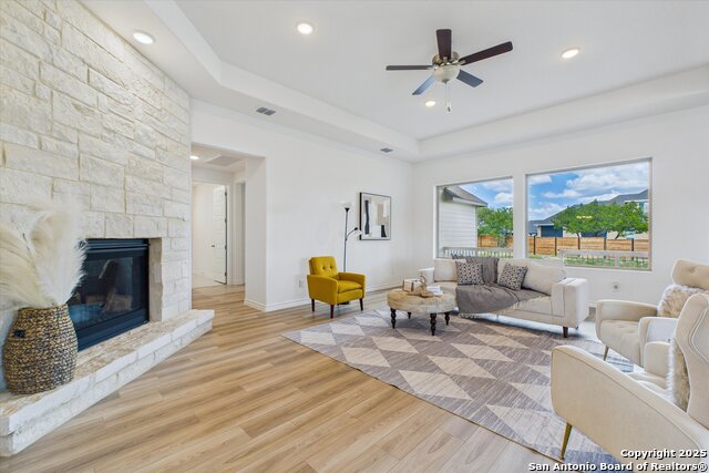 Listing photo id 17 for 287 Poe Parkway