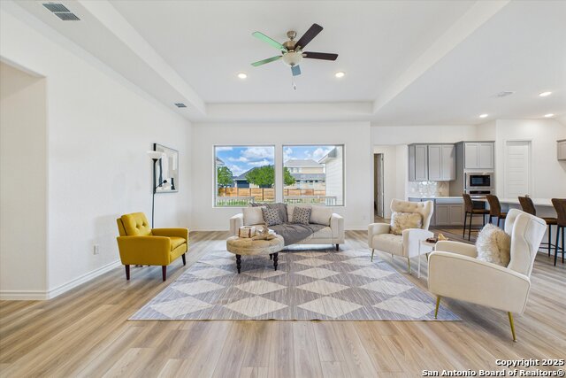 Listing photo id 18 for 287 Poe Parkway