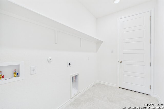 Listing photo id 37 for 287 Poe Parkway