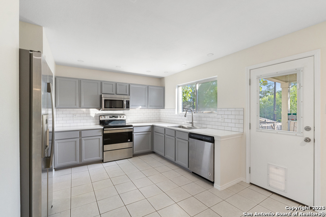 Image 12 of 30 For 12614 Carriage Blvd
