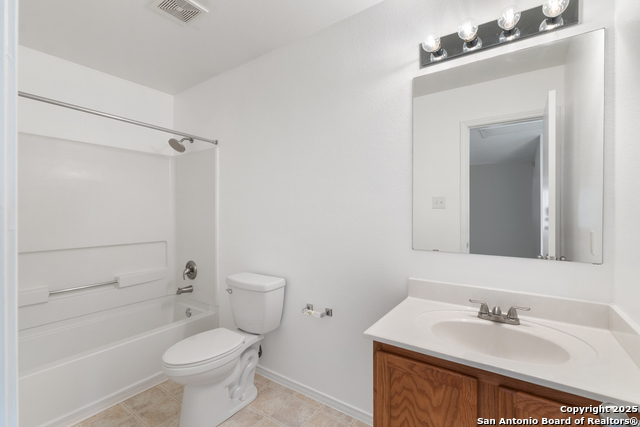 Image 20 of 30 For 12614 Carriage Blvd