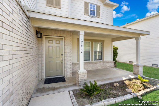 Image 4 of 30 For 12614 Carriage Blvd