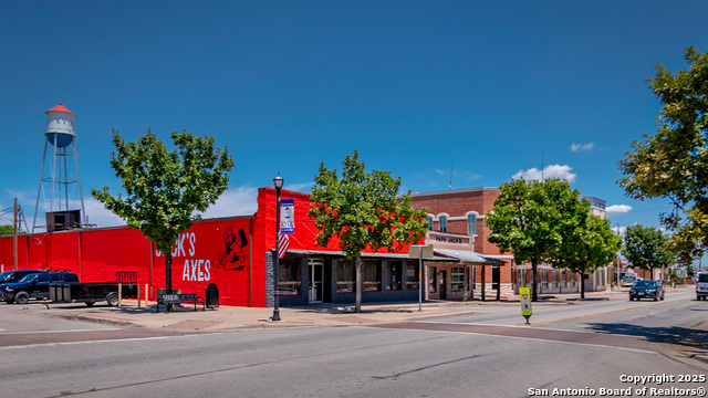 Listing photo id 11 for 331 Yellowstone Drive