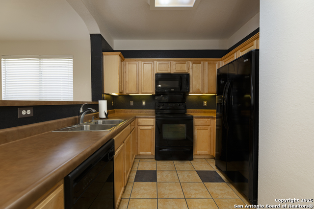 Listing photo id 8 for 6705 Biscay Bay