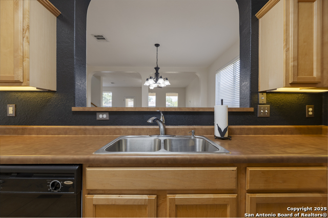 Listing photo id 9 for 6705 Biscay Bay
