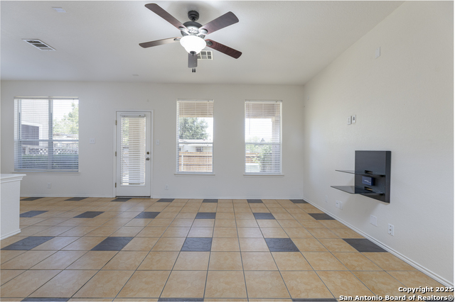 Listing photo id 2 for 6705 Biscay Bay