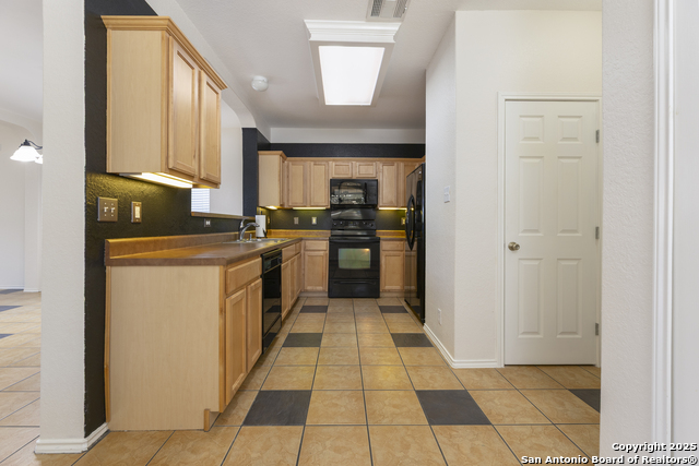Listing photo id 6 for 6705 Biscay Bay