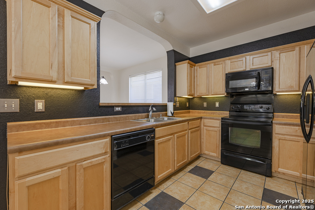 Listing photo id 7 for 6705 Biscay Bay