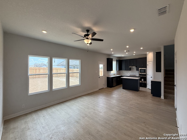 Listing photo id 13 for 7028 Sycamore Hollow