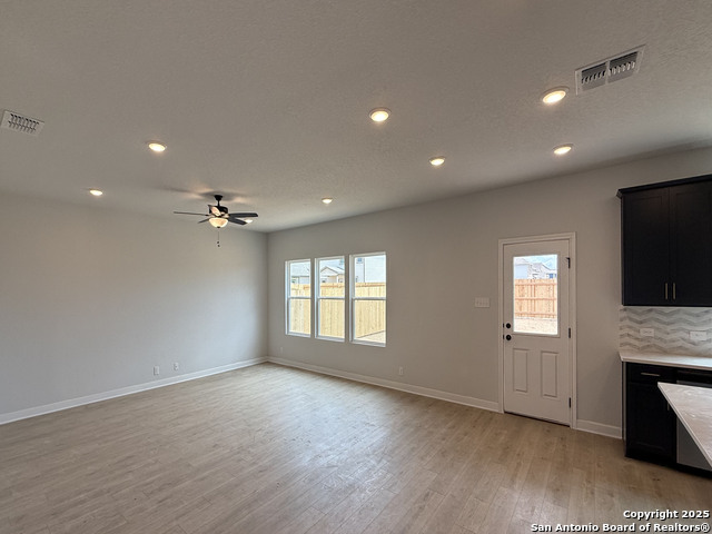 Listing photo id 14 for 7028 Sycamore Hollow