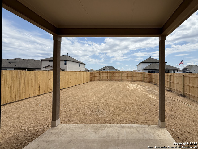 Listing photo id 30 for 7028 Sycamore Hollow