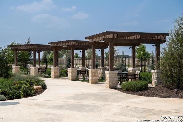 Listing photo id 32 for 7028 Sycamore Hollow